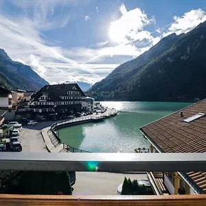 una-civetta-sul-lago.hotelinveneto.com/