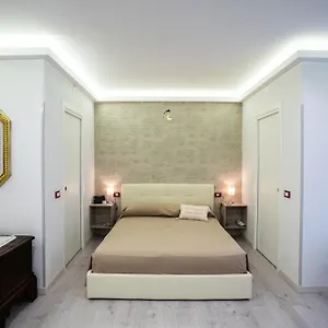 rocca-di-cerere-apartments.sicilyhotelsitaly.net/