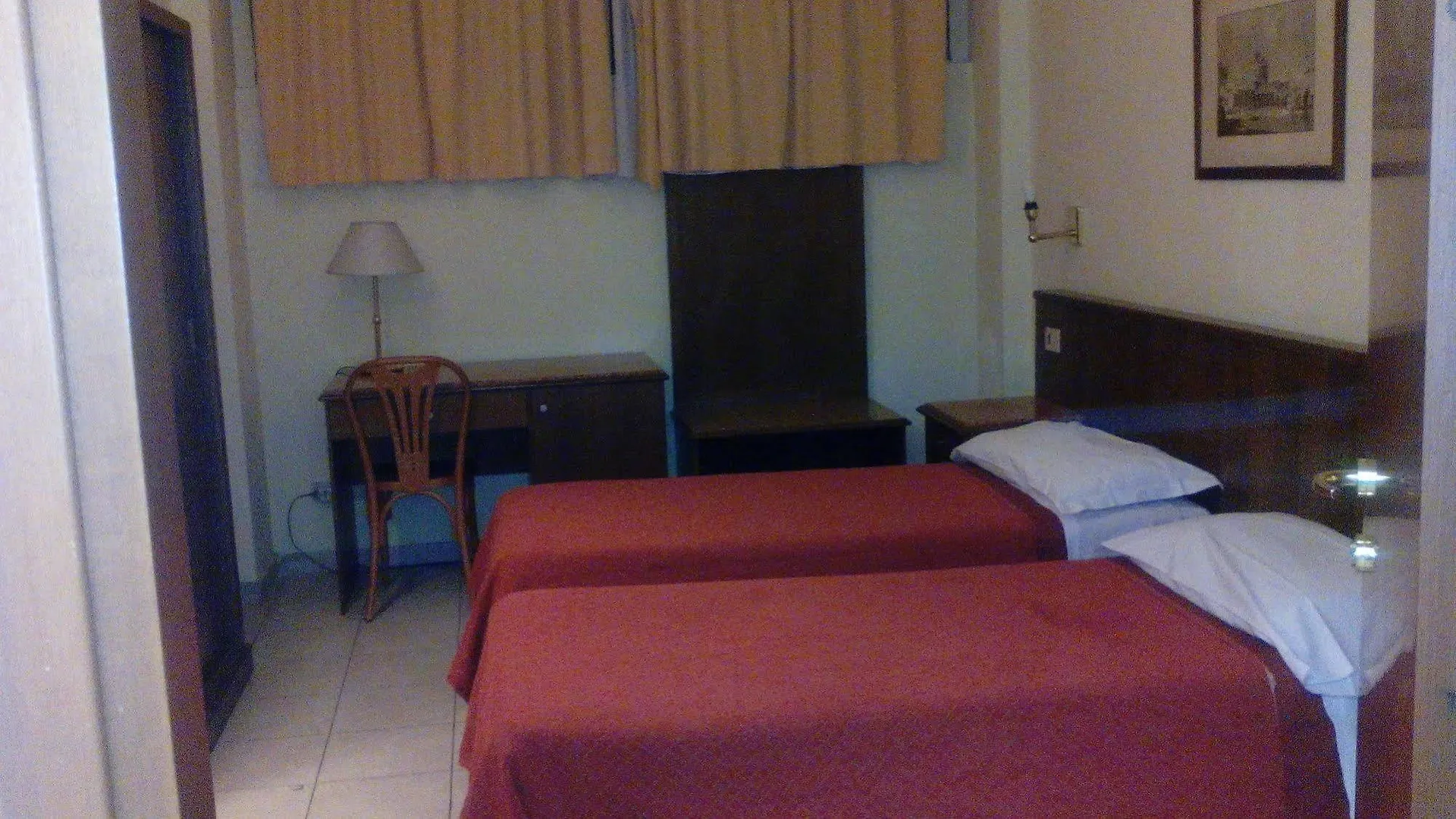Hotel Minerva Milano 3*,  Italia